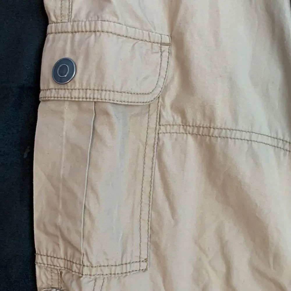 Motherhood Maternity Capris Cargo Pants M Tan - Picture 3 of 8